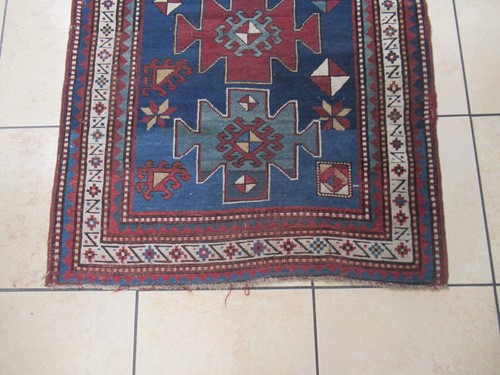 Lot 17 - A late 19th century Kazakh rug, 172 x 104cm