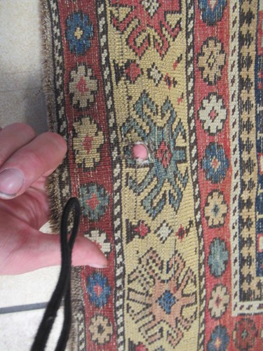 Lot 19 - A late 19th century shirvan rug 132 x 107cm