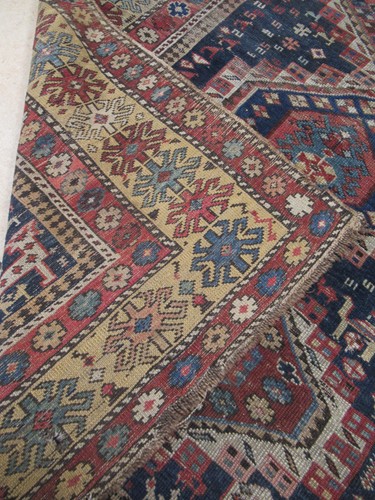 Lot 19 - A late 19th century shirvan rug 132 x 107cm