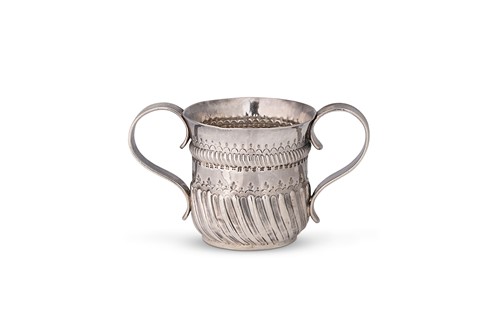 Lot 462 - A George I Britannia silver porringer