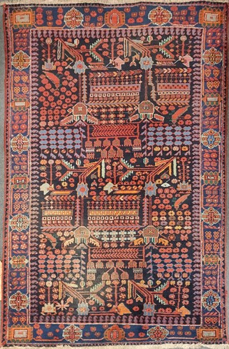 Lot 33 - A modern rug, possibly Baktairi 198 x 122cm