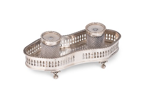 Lot 490 - A Victorian silver desk inkstand