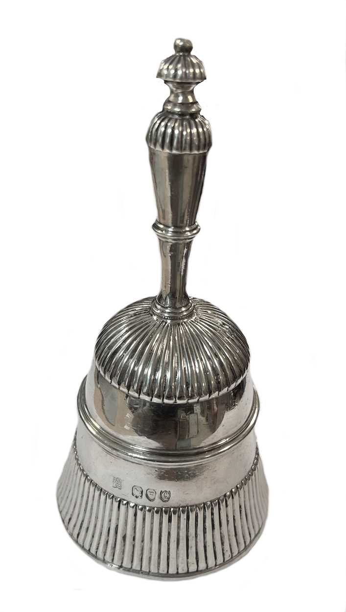 Lot 421 - A Victorian silver table bell of heavy gauge