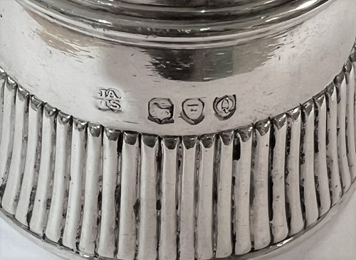 Lot 421 - A Victorian silver table bell of heavy gauge