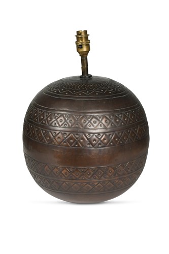 Lot 174 - A copper table lamp