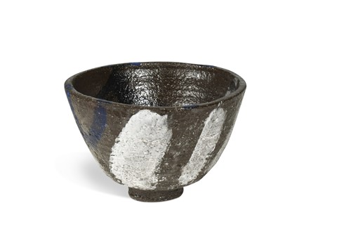 Lot 90 - Tony "Doc" Shiels (1938-), a footed stoneware bowl