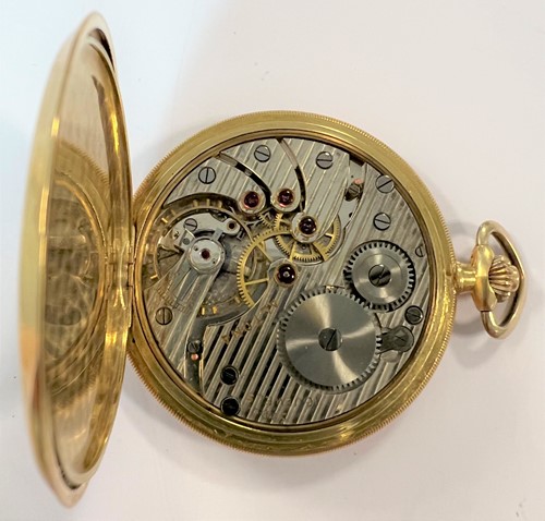 Lot 301 - Altona - A Swiss 18ct gold full hunter pocket watch