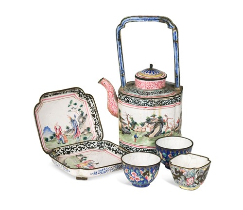Lot 88 - A Chinese Canton enamel wine pot and cover, Qing Dynasty, late Qianlong, circa 1800