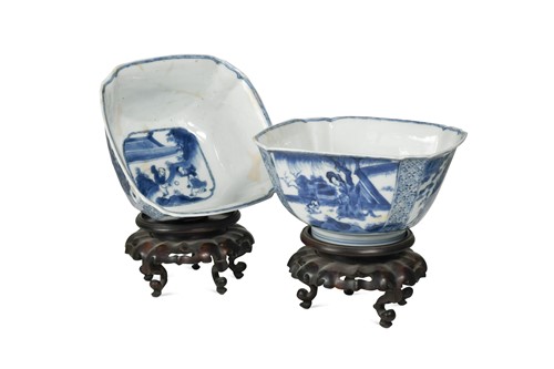 Lot 2 - A pair of Chinese blue and white square porcelain bowls, Qing Dynasty, Kangxi (1662-1722)