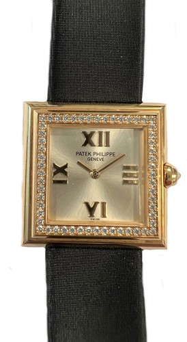 Lot 353 - Patek Phiilippe - An 18ct gold and diamond set 'Gondolo' wristwatch