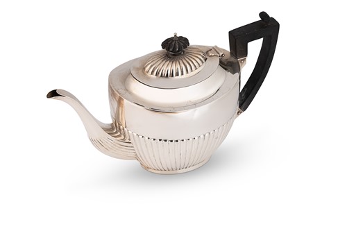 Lot 455 - A Canadian metalwares silver teapot