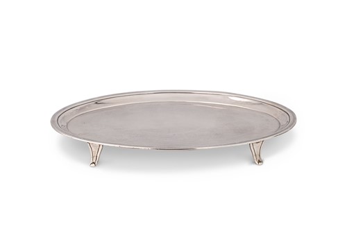Lot 469 - A George III 18th century silver teapot stand