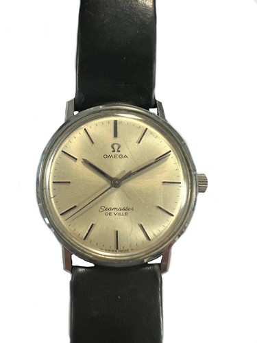 Lot 345 - Omega - A steel 'Seamaster De Ville' wristwatch