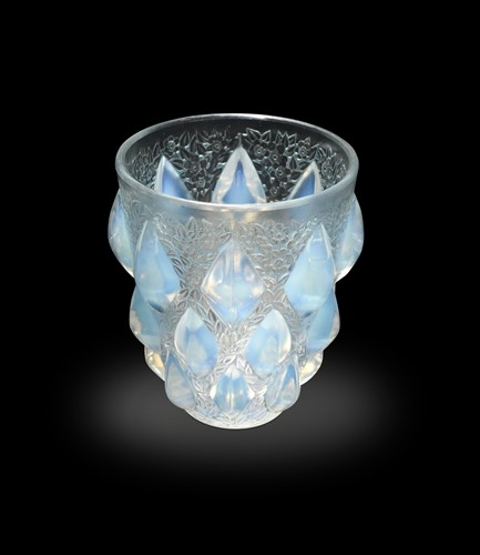 Lot 4 - Rampillon, an R. Lalique opalescent glass vase