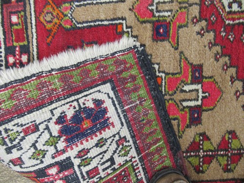 Lot 562 - A Heriz rug, 170 x 110cm