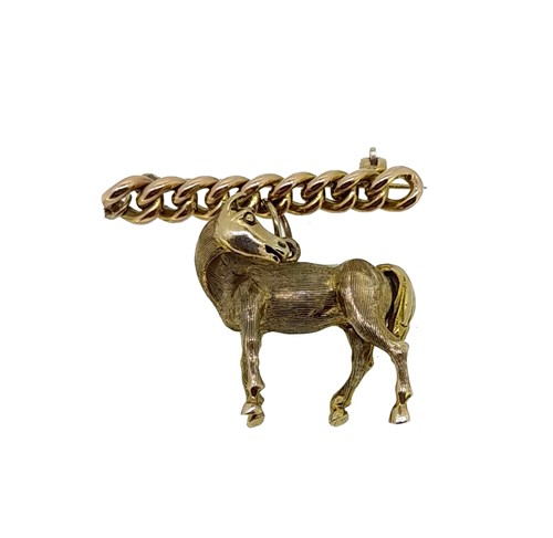 Lot 137 - A horse brooch