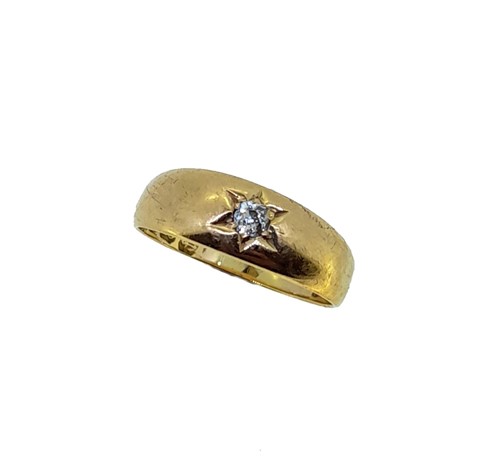Lot 93 - An 18ct gold diamond ring