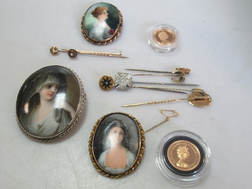 Lot 214 - Three portrait brooches, together with nine...