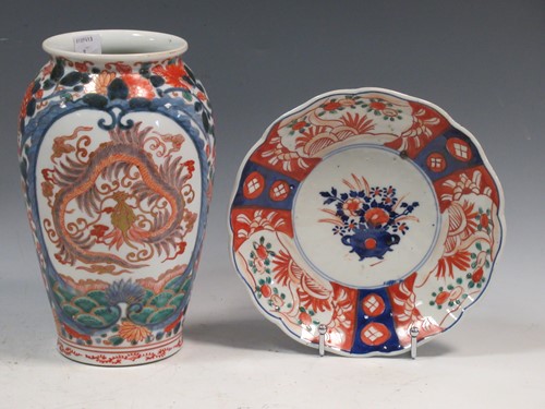 Lot 91 - A Japanese Imari vase and a plate, circa...