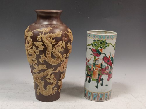 Lot 15 - A Chinese vase, early 20th century, decorated...