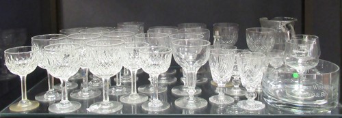 Lot 109 - A large collection of modern glass wares,...