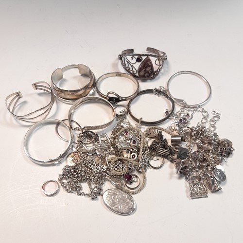 Lot 200 - A large selection of silver jewellery