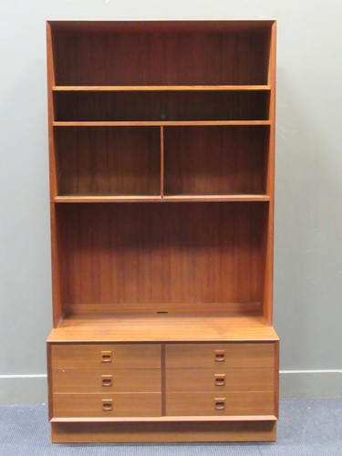 Lot 534 - A 20th century Danish teak side cabinet