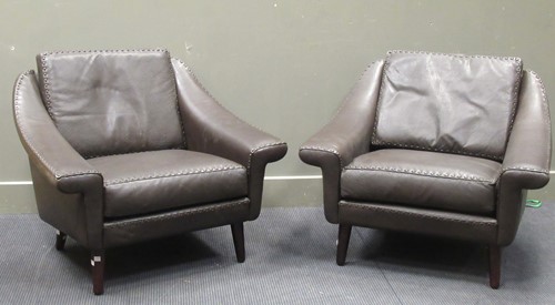Lot 543 - A pair of modern brown leather armchairs (2)