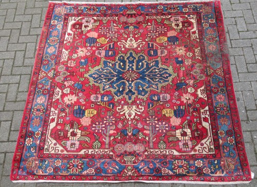 Lot 579 - A Heriz type rug 204 x 195cm