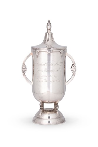 Lot 522 - A George V silver two handled trophy cup