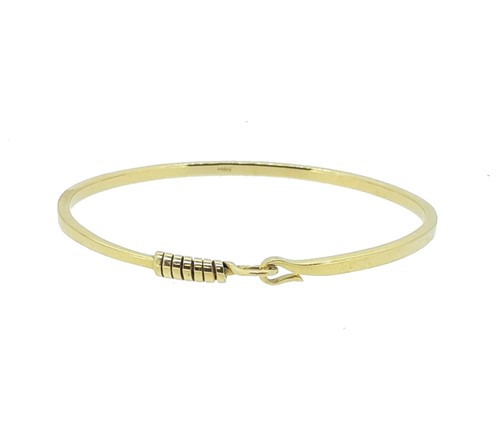 Lot 223 - A modern plain bangle