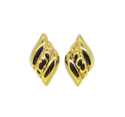 Lot 136 - A pair of fancy ear studs