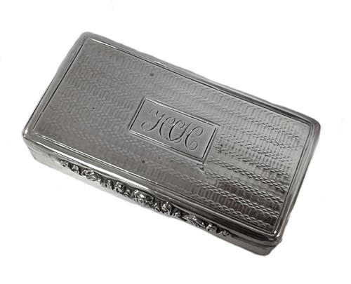 Lot 362 - A Victorian silver snuffbox