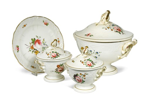 Lot 352 - An extensive Derby porcelain dinner service, circa 1815
