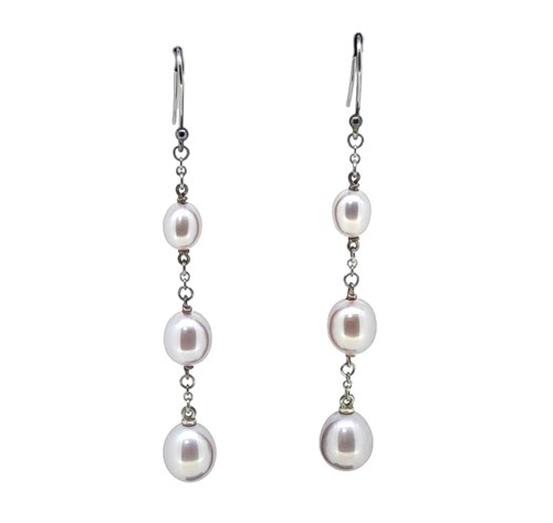 Lot 3 - Elsa Peretti for Tiffany & Co. - A pair of pearl ear pendants