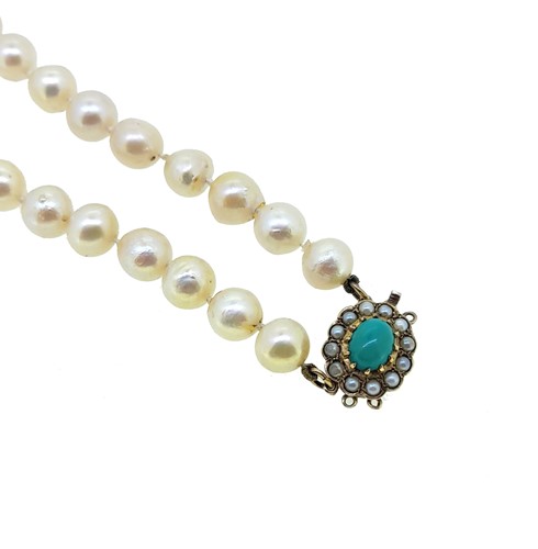 Lot 109 - A single row of pearls