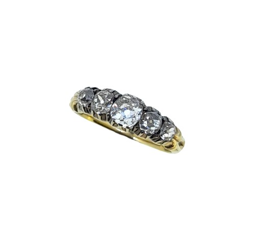 Lot 95 - A Victorian five stone diamond ring