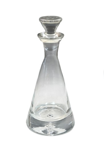 Lot 534 - A 21st century silver topped claret decanter