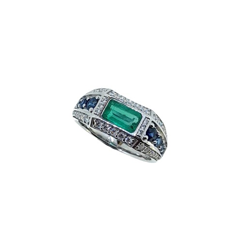 Lot 173 - An emerald and sapphire dress ring