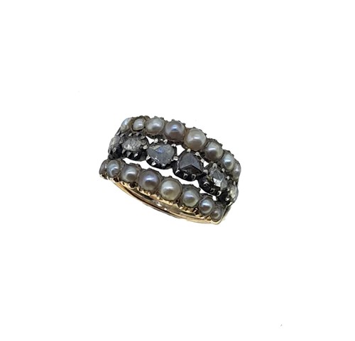 Lot 73 - A Georgian diamond and pearl ring