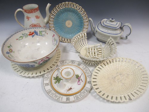 Lot 48 - A collection of 18th and 19th century creamware