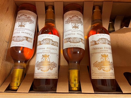 Lot 1010 - Chateau Filhot, Sauternes 2eme Cru 1988, 10...