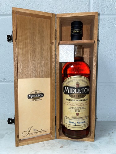 Lot 1203 - Midleton Very Rare Irish Whiskey 1994, 70cl,...