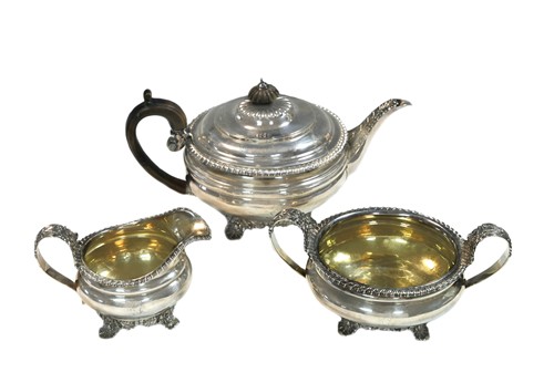 Lot 484 - A George IV silver 3-piece tea set
