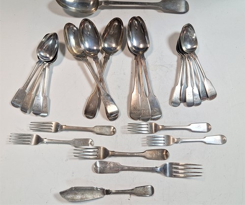 Lot 198 - A 24-piece harlequin set of silver 'Fiddle'...