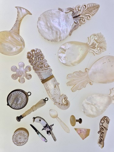 Lot 177 - A collection of mother of pearl items...