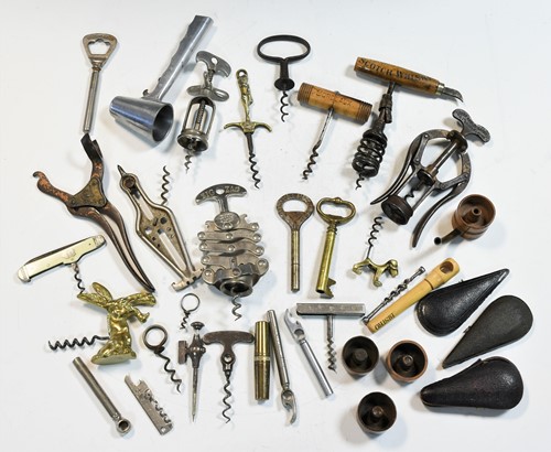 Lot 581 - A collection of Victorian and later corkscrews