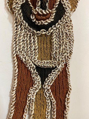 Lot 136 - A Papua New Guinea, Abelam, Karaut, pectoral ornament