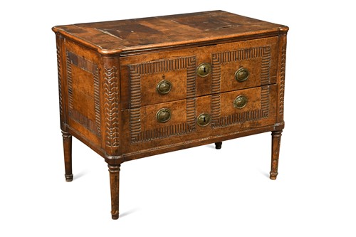 Lot 329 - An Italian walnut commode, late 18th century