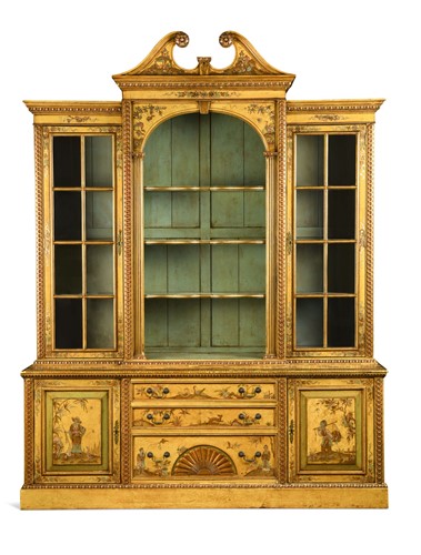 Lot 347 - A George III style chinoiserie lacquered bookcase, 20th century